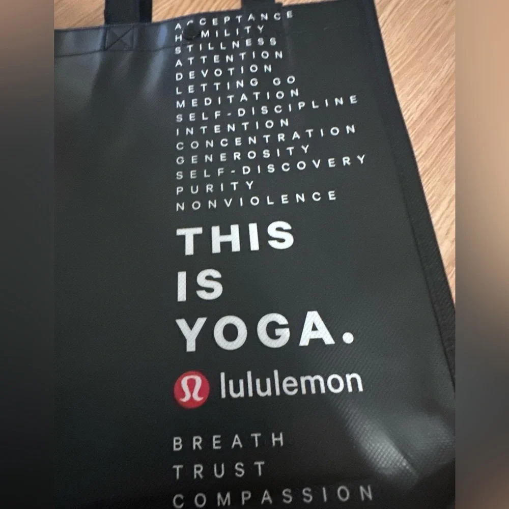 Lululemon Black Yoga Tote - Picture 2 of 2